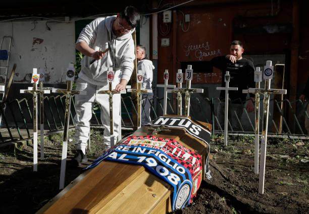 开云体育在线观看-【现场】夺冠庆典变闹剧，那不勒斯的庆祝才刚开始！