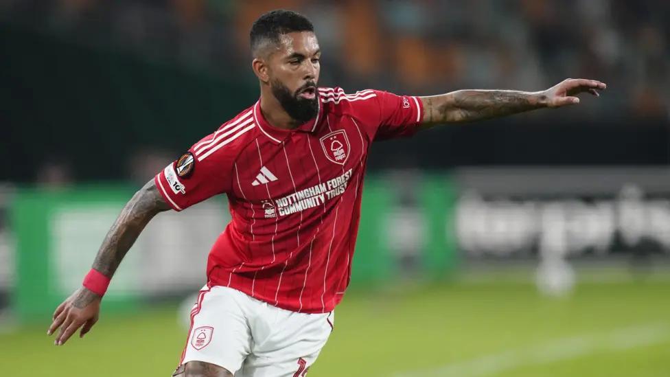 开云体育平台在线-记者：切尔西也对道格拉斯-路易斯感兴趣，但球员更想回维拉