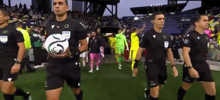 开云体育在线入口-半场：纳什维尔0-0迈阿密，梅西机会略少，法尔孔伤退